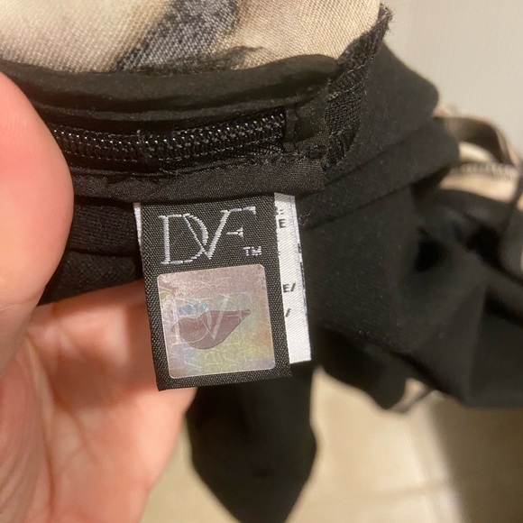 Diane Von Furstenberg Black and Cream Pencil Wool and Silk Skirt size 8.  EUC - Picture 6 of 10